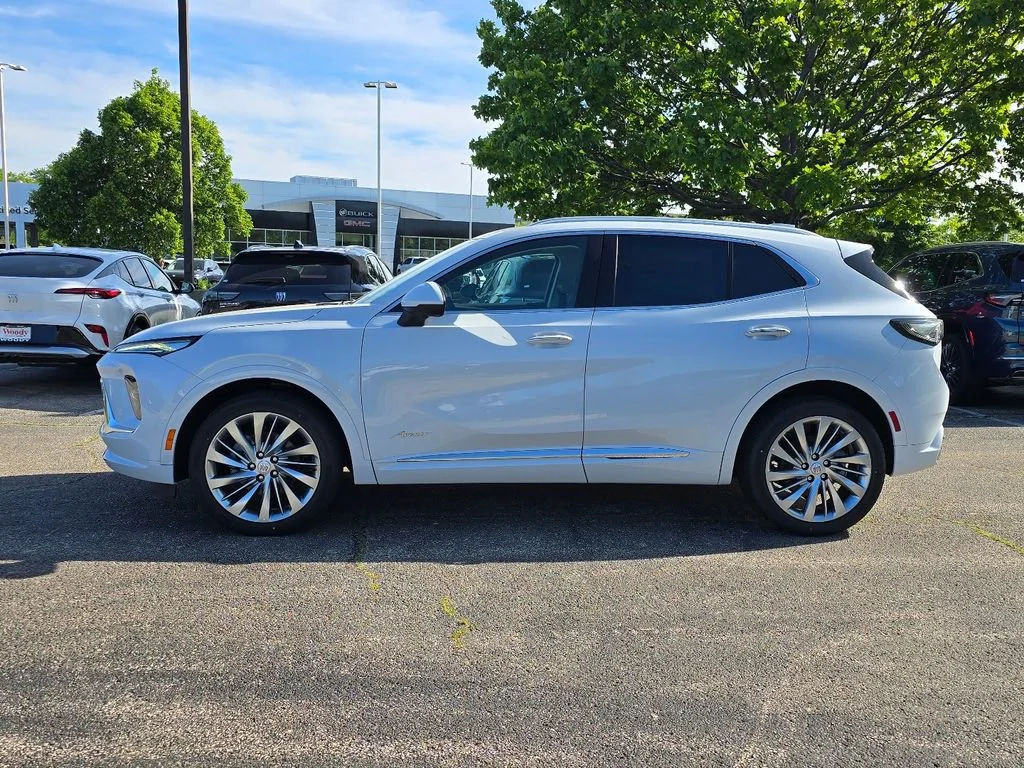 New 2026 Iridescent White Tricoat Buick Avenir image 6
