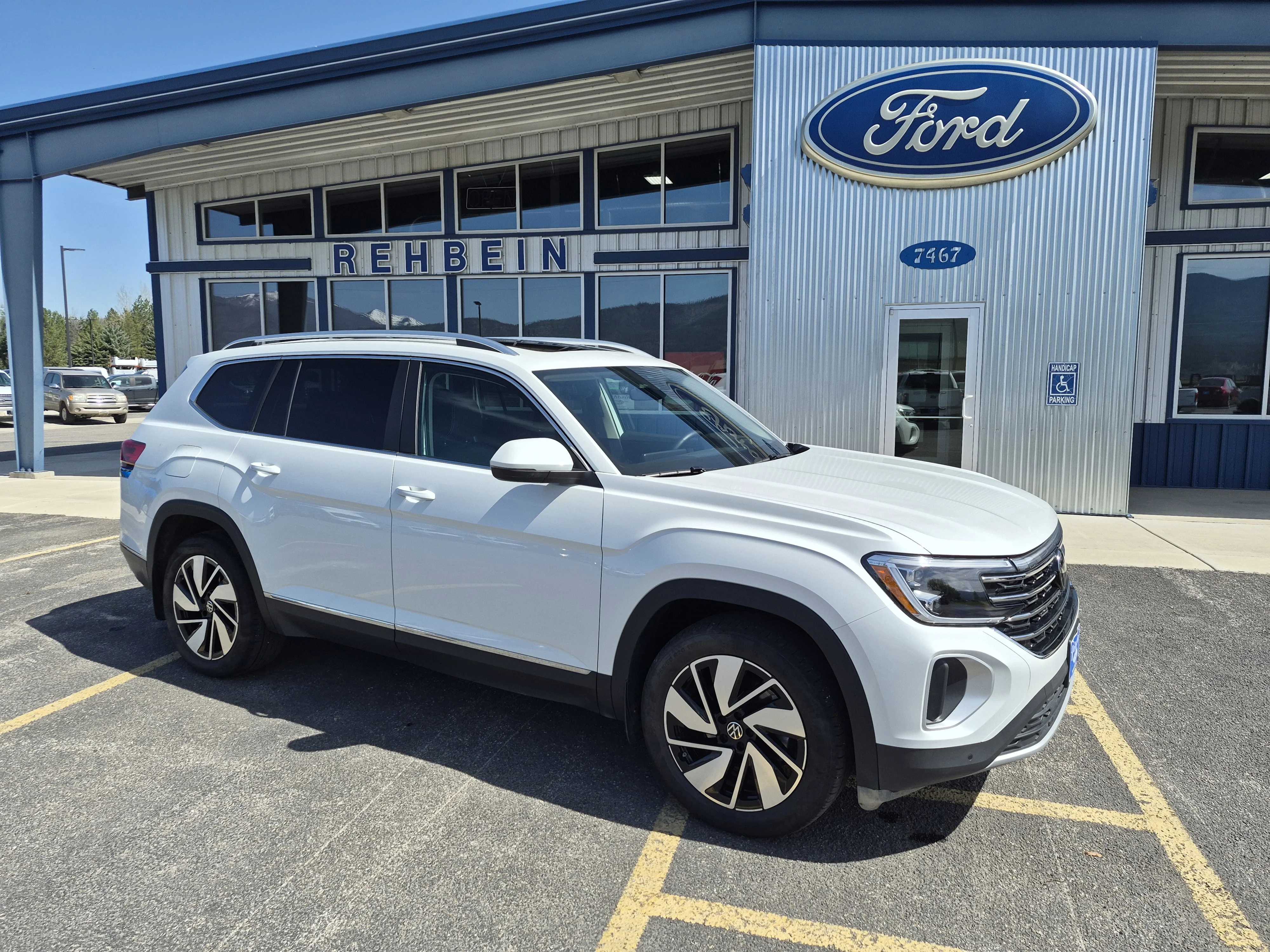 2024 Volkswagen Atlas 2.0T SEL 4MOTION's photo