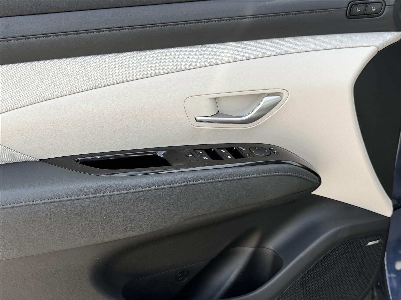 Used 2025 Atlantis Blue Hyundai Limited image 12