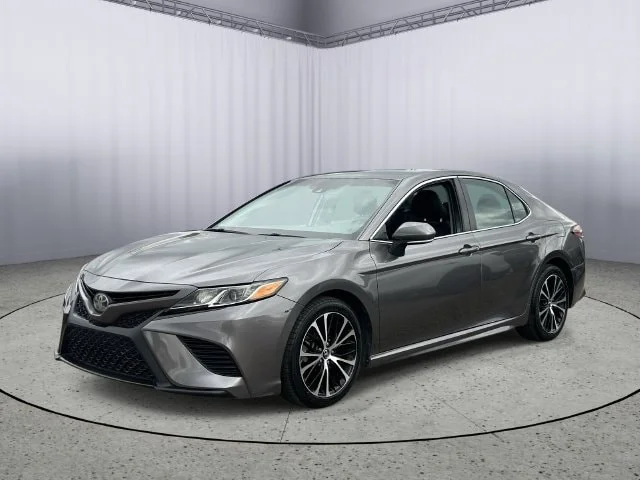 2018 Toyota Camry SE FWD photo