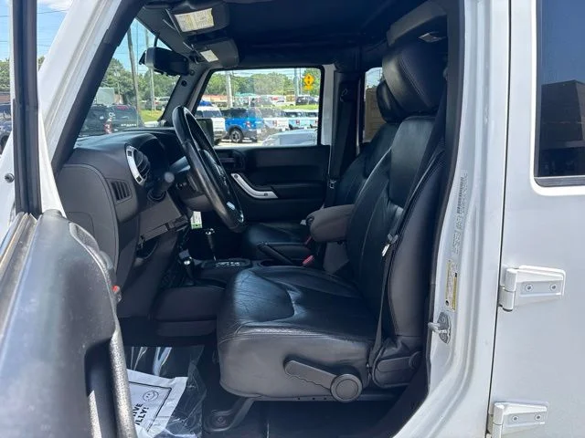 Used 2014 White Jeep Unlimited Sahara image 12