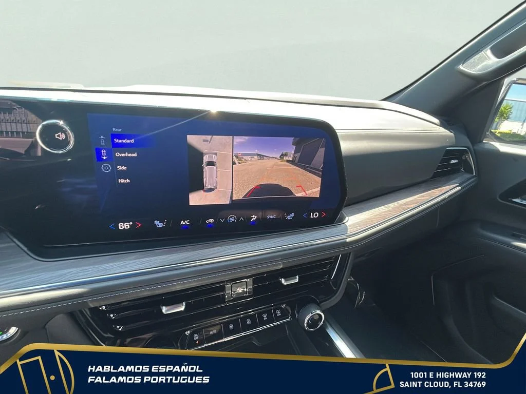 Used 2025 Summit White Chevrolet LT image 20