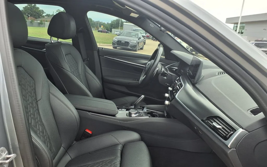 Used 2023 Gray BMW 530i image 18