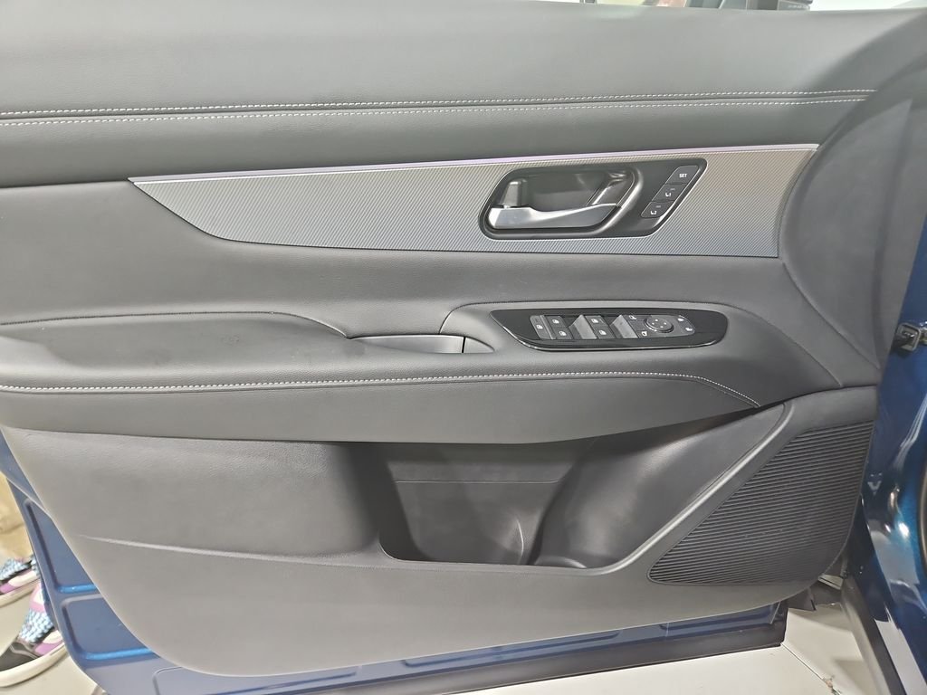 New 2026 Pearl Metallic Nissan SL image 11