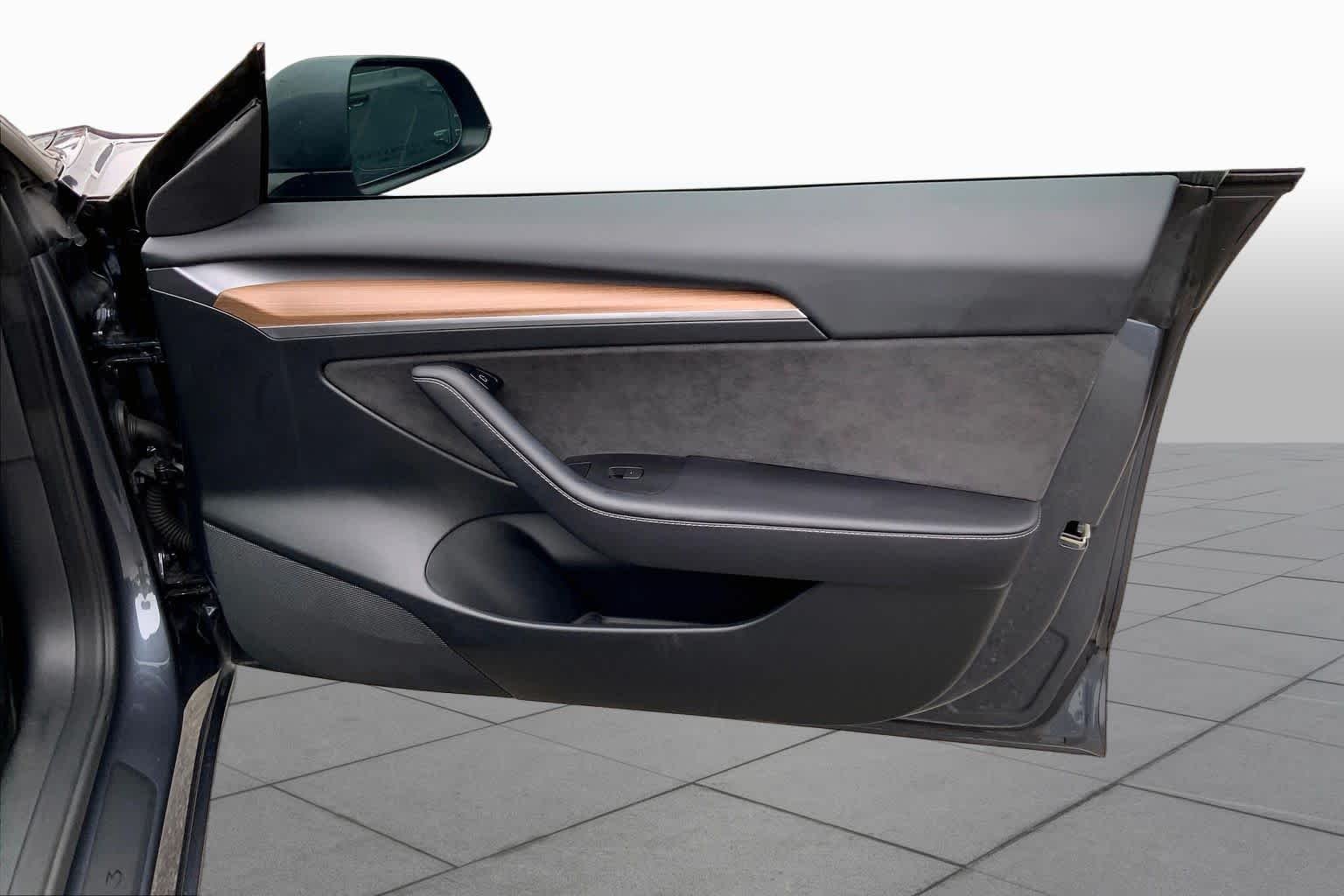 Used 2023  Tesla  image 20