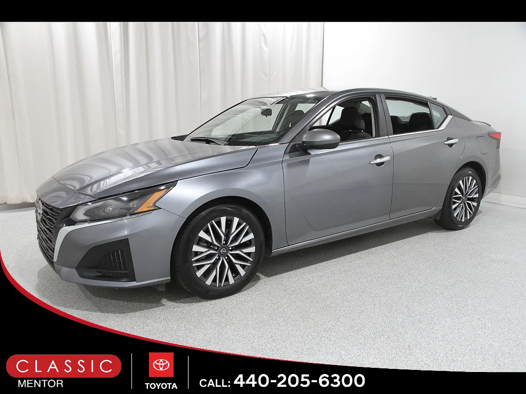 Used 2023 Gun Metallic Nissan 2.5 SV image 3