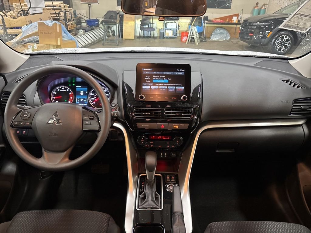 2024 Mitsubishi Eclipse Cross LE - Photo 17