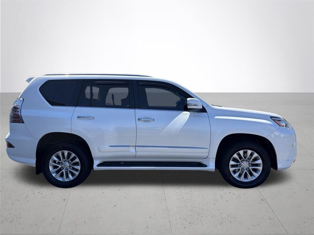 Used 2015 Starfire Pearl Lexus 460 image 5