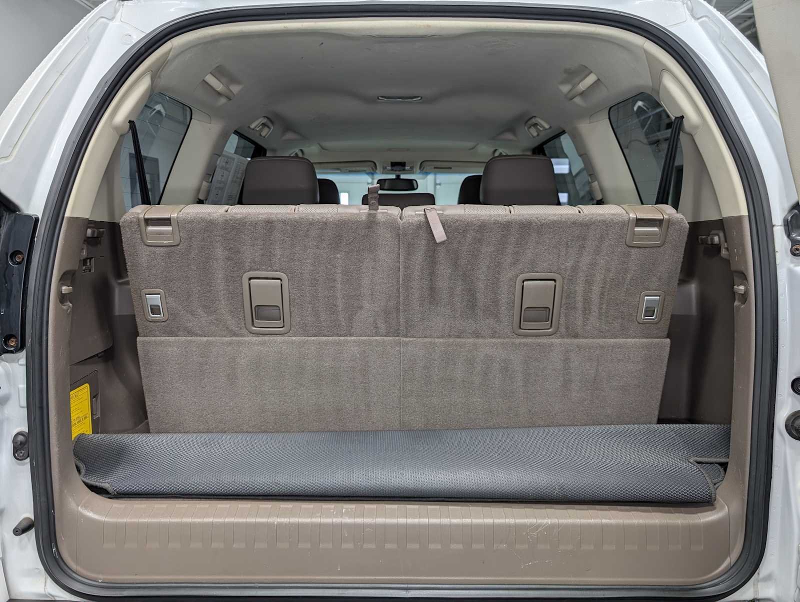 Used 2018 Starfire Pearl Lexus  image 42