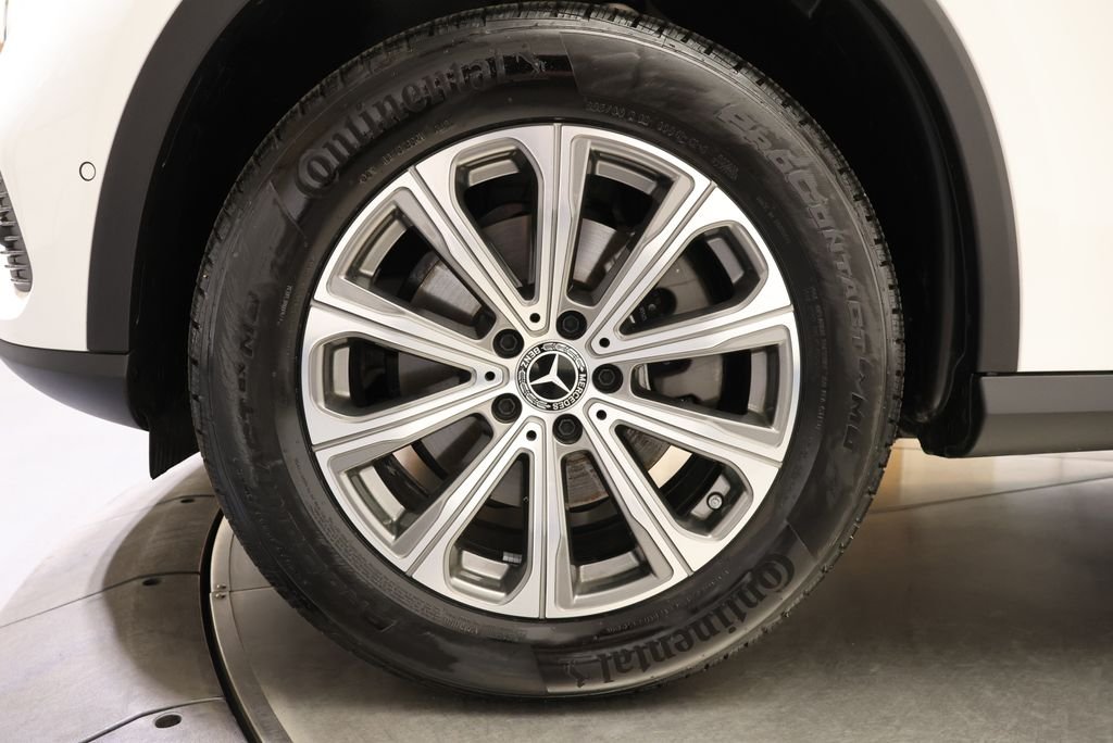 Certified Used 2026 Polar White Mercedes-Benz GLC 300 image 11