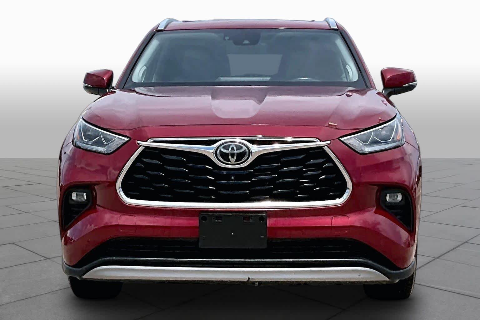 Certified Used 2021 Ruby Flare Pearl Toyota Platinum image 4
