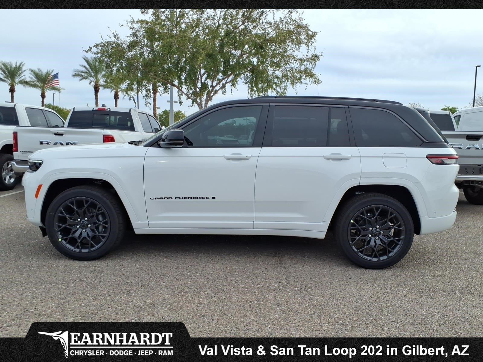 New 2027 Bright White Clear-Coat Paint Jeep Summit image 2