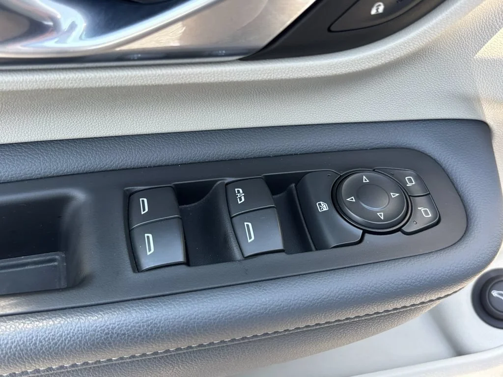 Used 2023 WHITE FROST TRICOAT GMC Denali image 15