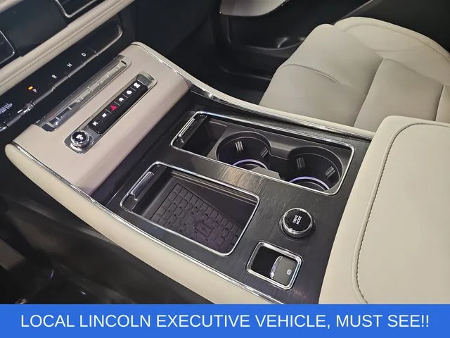 Used 2025 Blue Lincoln Reserve image 26