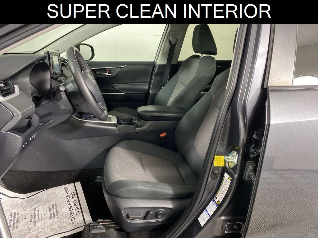 Used 2019 Magnetic Gray Metallic Toyota XLE image 8