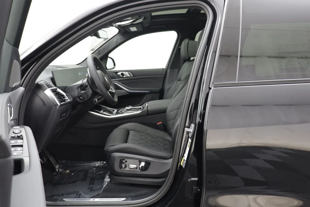New 2026 Black BMW xDrive50e image 4