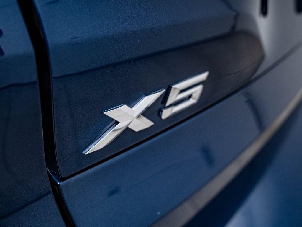 Used 2022 Phytonic Blue Metallic BMW M50i image 16