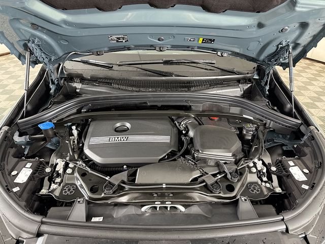 New 2026 Green Metallic BMW xDrive28i image 29