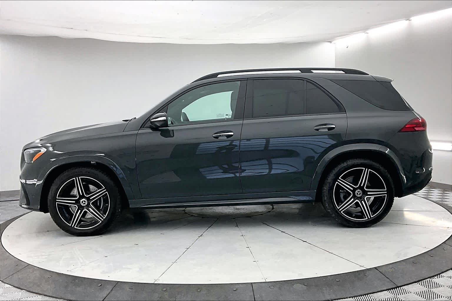 New 2026 MANUFAKTUR Silicon Grey Mercedes-Benz GLE 450 image 3