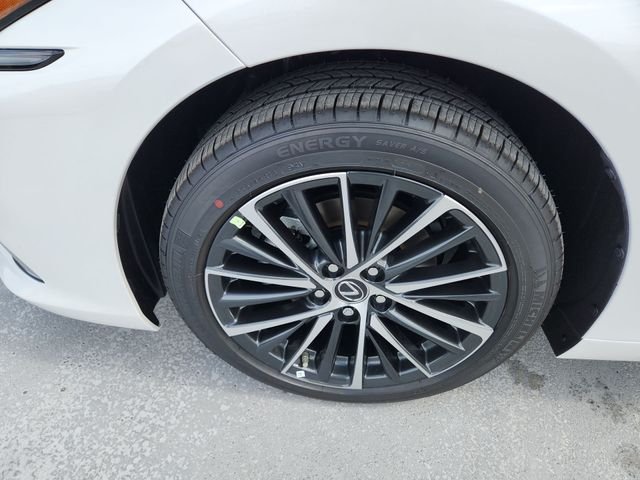 2025 Lexus ES 350 - Photo 10