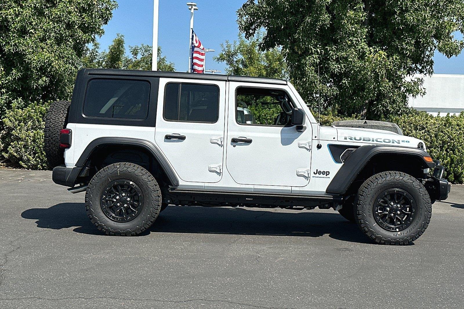 New 2023 Bright White Clearcoat Jeep Rubicon 20th Anniversary image 3