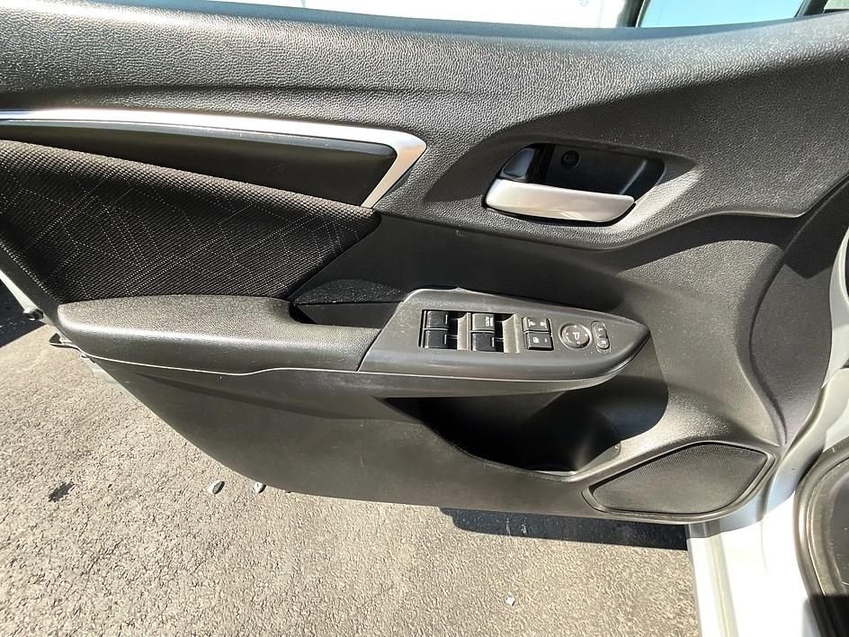 Used 2015 Silver Honda EX image 19