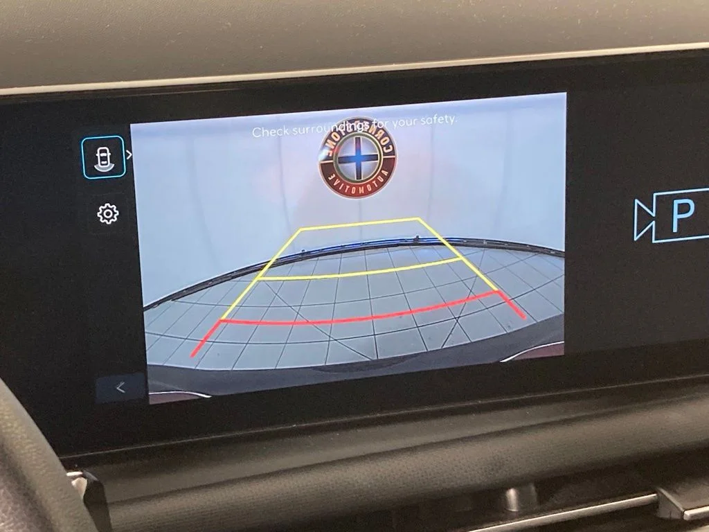 Used 2025 Blue Hyundai SEL image 5