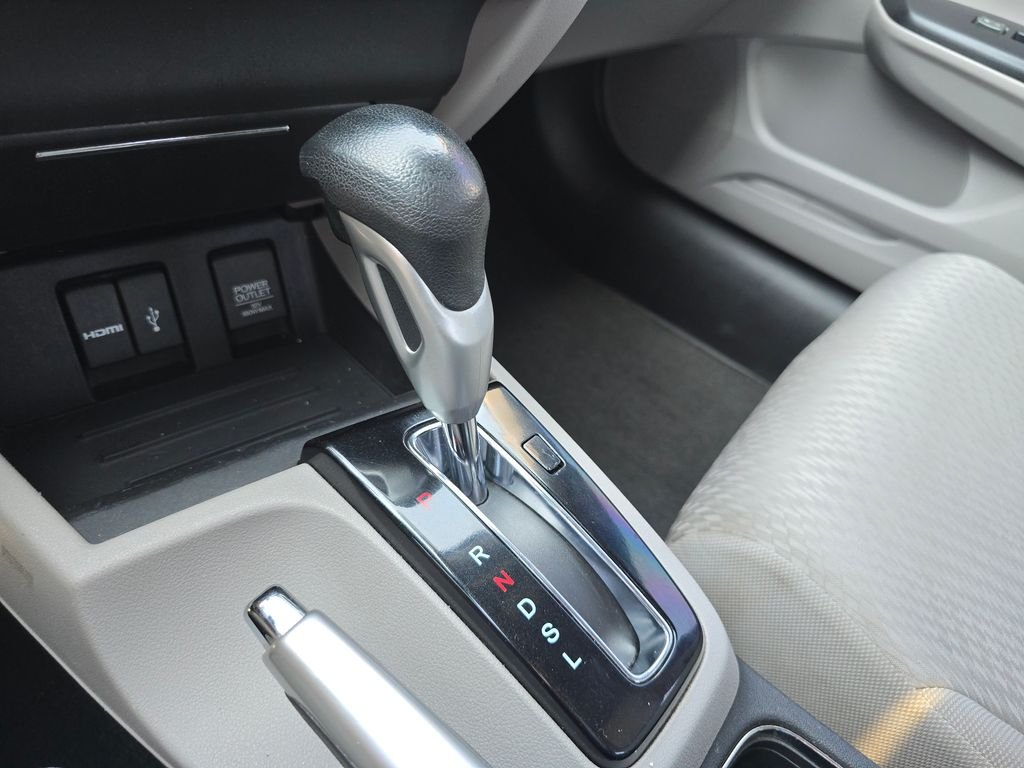 Used 2015  Honda EX image 26