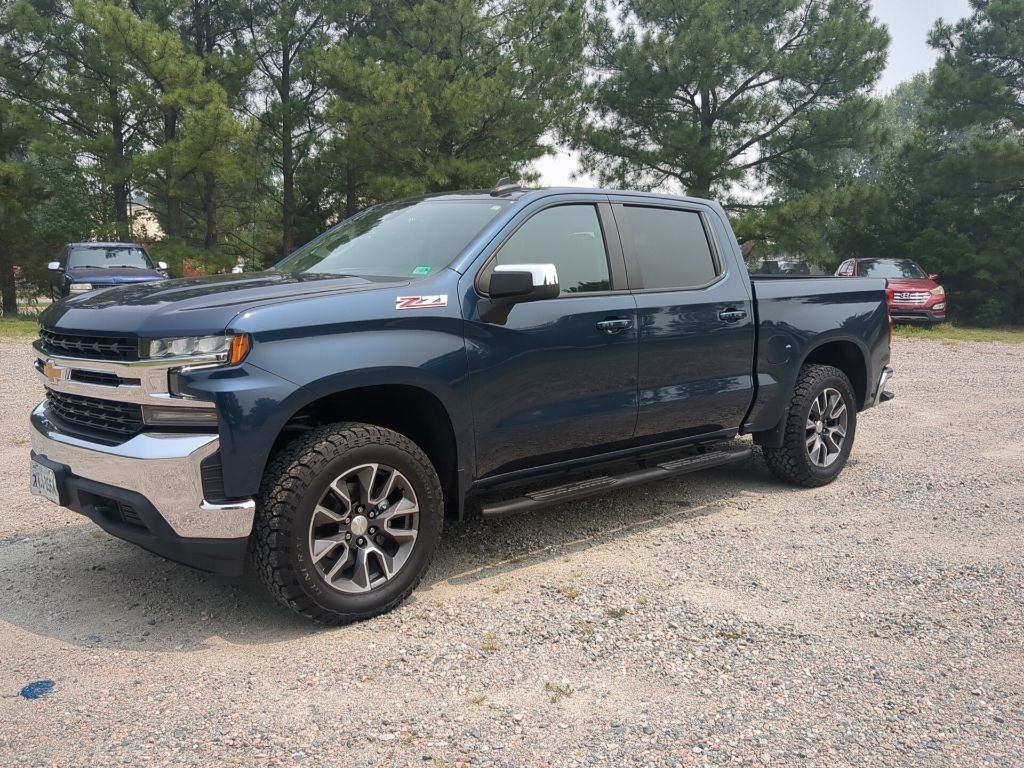 Used 2022 Blue Chevrolet LT image 1