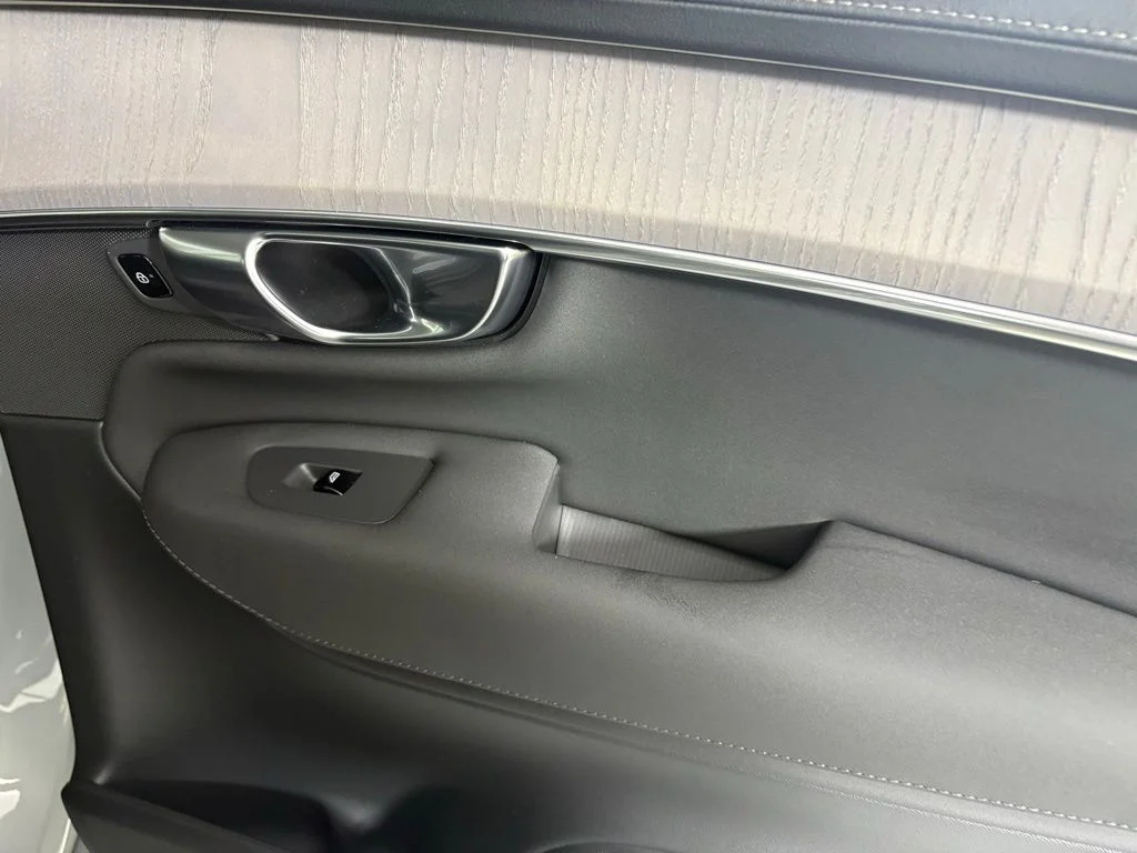 New 2026 Vapour Grey Volvo Ultra image 15