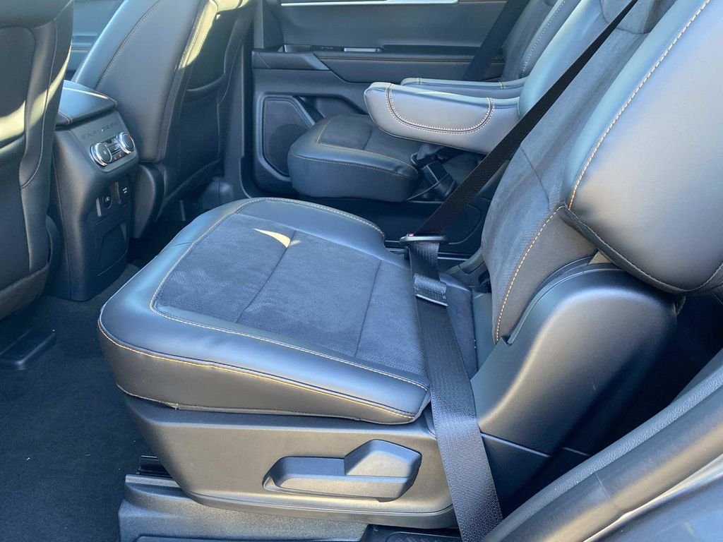 New 2026 Carbonized Gray Metallic Ford Tremor® image 9