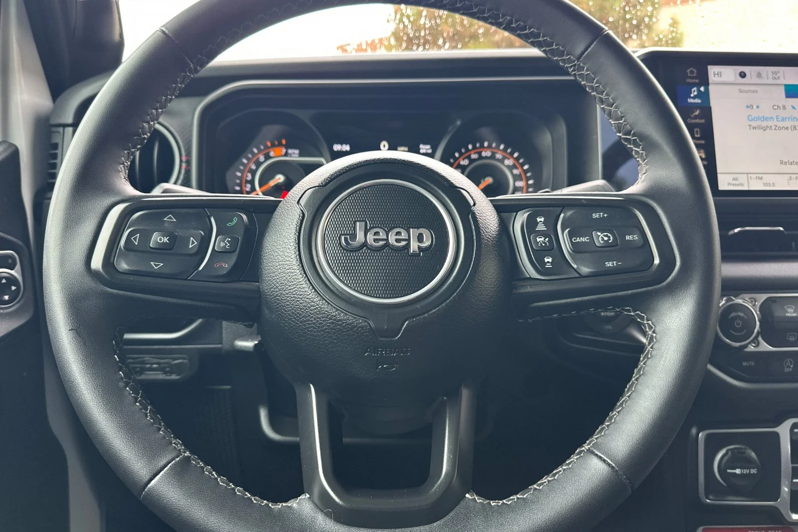 Used 2025 White Jeep Rubicon image 22