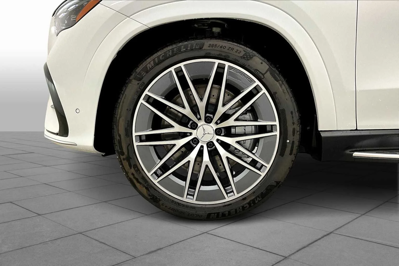 2025 Mercedes-Benz GLE AMG GLE 53 - Photo 9