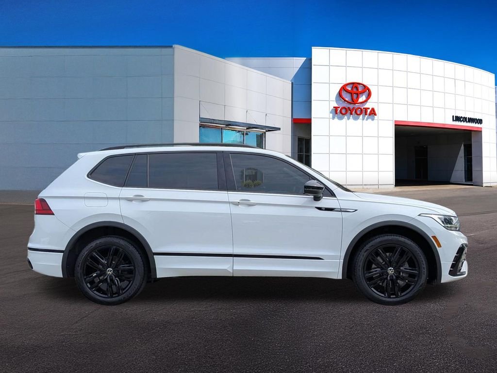 Used 2022 White Volkswagen 2.0T SE R-Line Black image 8