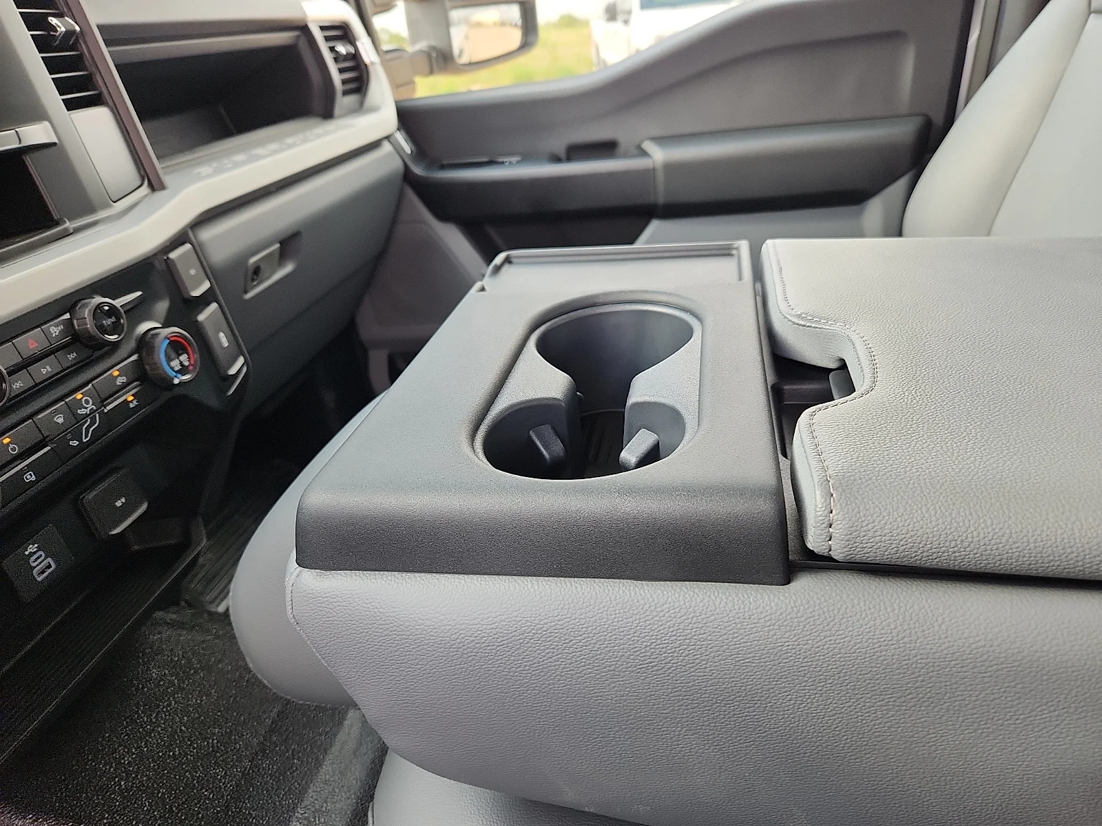 New 2026 Oxford White Ford F-250® XL image 25