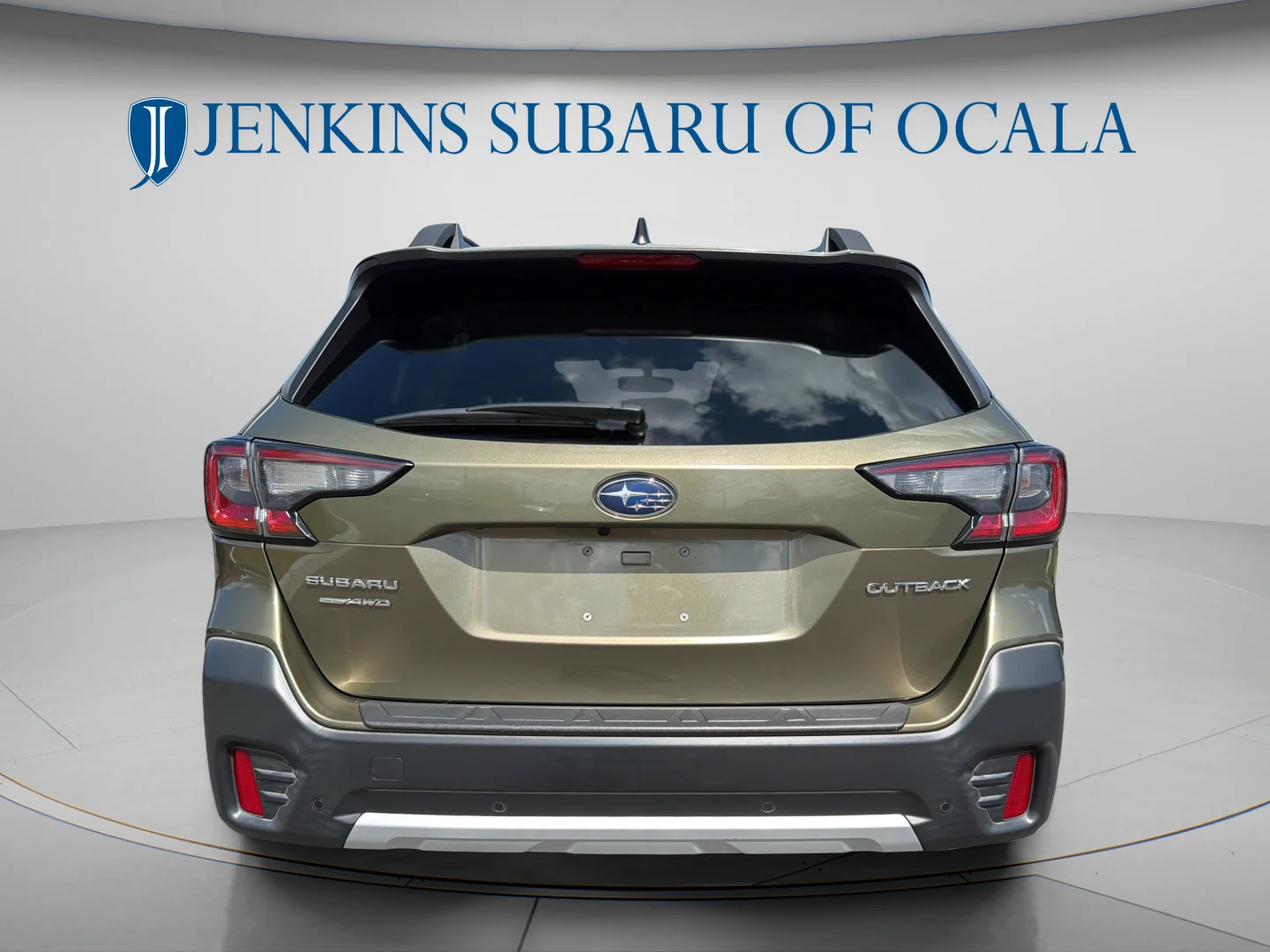 Used 2020 Autumn Green Metallic Subaru Limited image 4