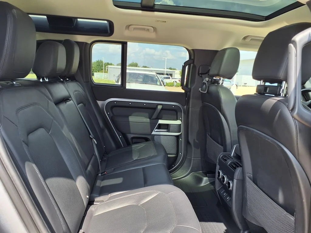 Used 2023 Black Land Rover SE image 18