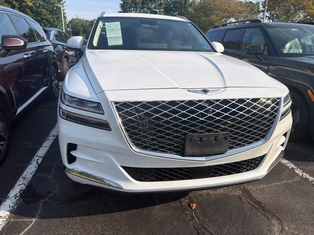 Used 2021 White Genesis 3.5T image 3