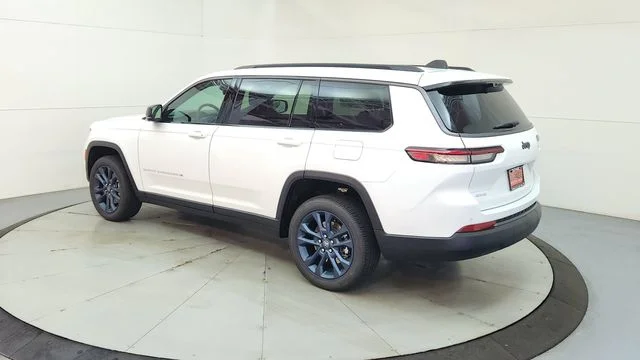 New 2026 Bright White Clear-Coat Exterior Paint Jeep  image 7