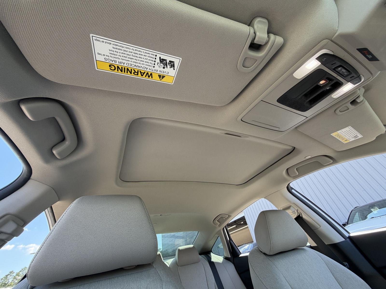 Used 2024 Platinum White Pearl Honda EX image 22
