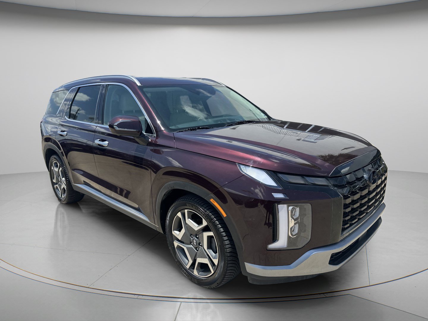 Used 2024 Sierra Burgundy Hyundai Limited image 1