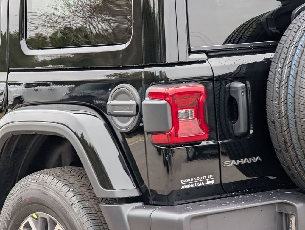 2026 Jeep Wrangler 4-Door Sahara - Photo 10