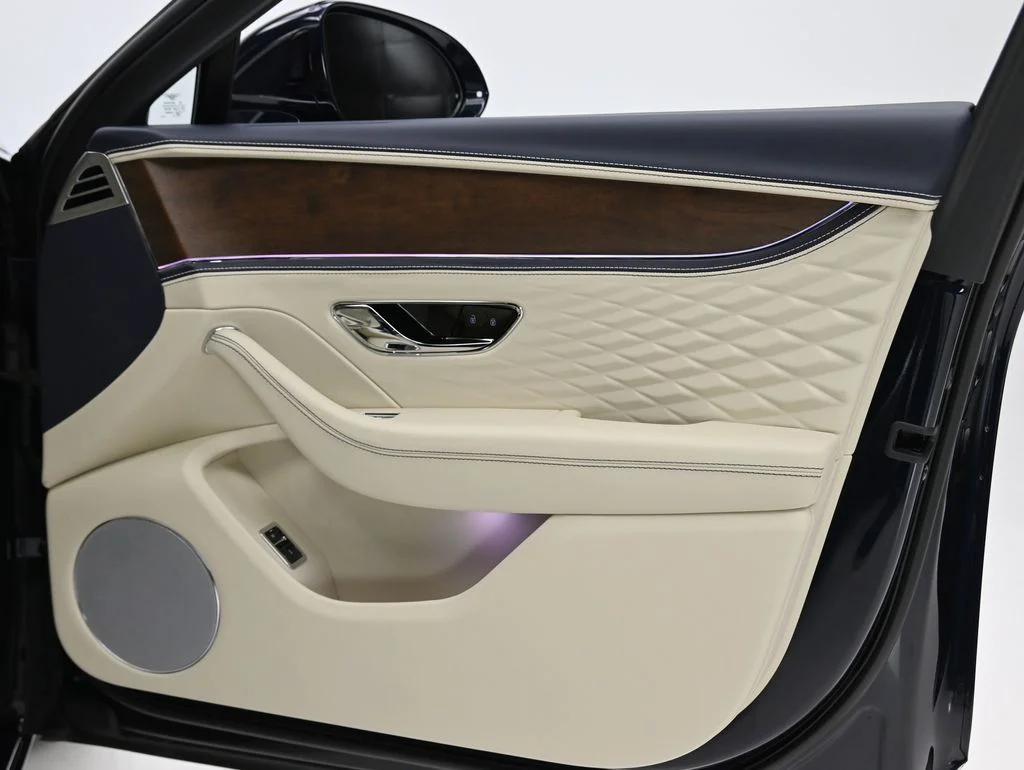 New 2026 Dark Sapphire Bentley  image 31