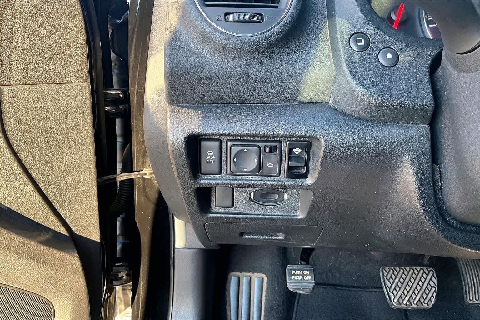 Used 2011 Super Black Nissan 3.5 S image 29