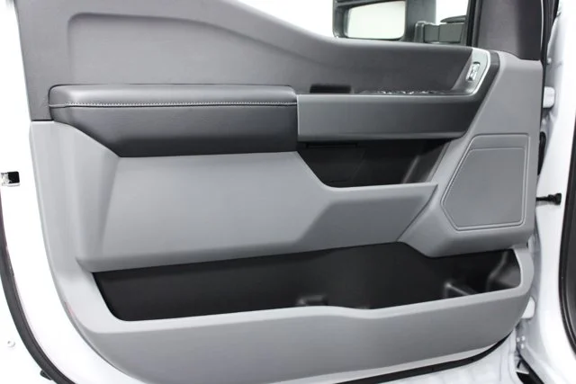 New 2026 Oxford White Ford F-250® XL image 31