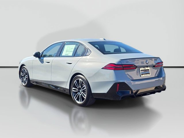 New 2027 Brooklyn Grey Metallic BMW 530i xDrive image 4