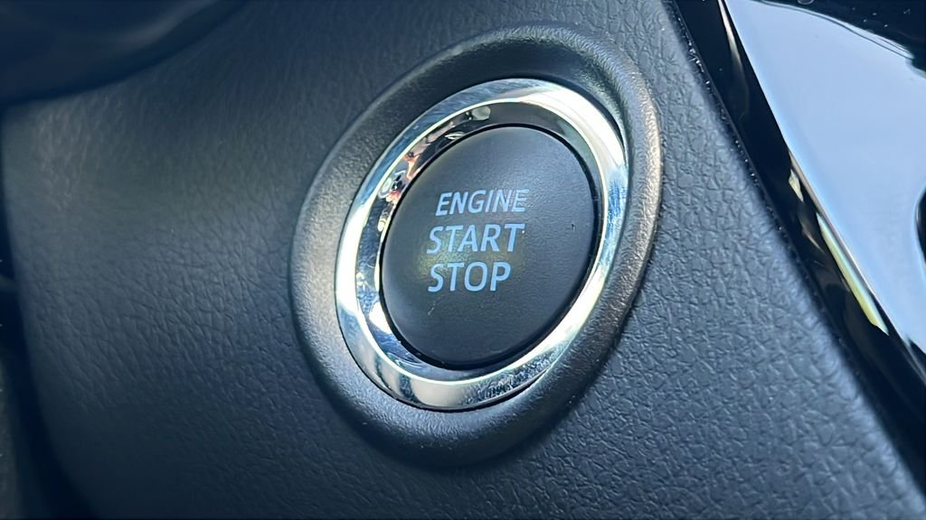 Used 2021 White Toyota XLE image 21