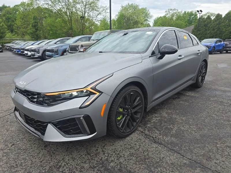 Used 2025 Gray Kia GT image 3