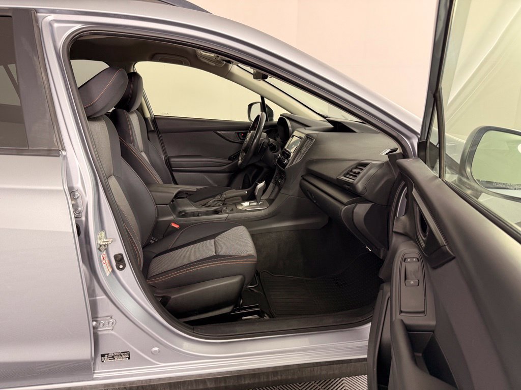 Used 2018 Silver Subaru 2.0i Premium image 17