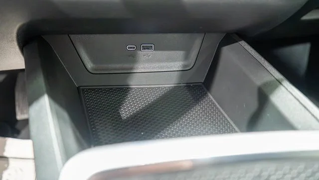 2027 Chevrolet Equinox LT - Photo 22